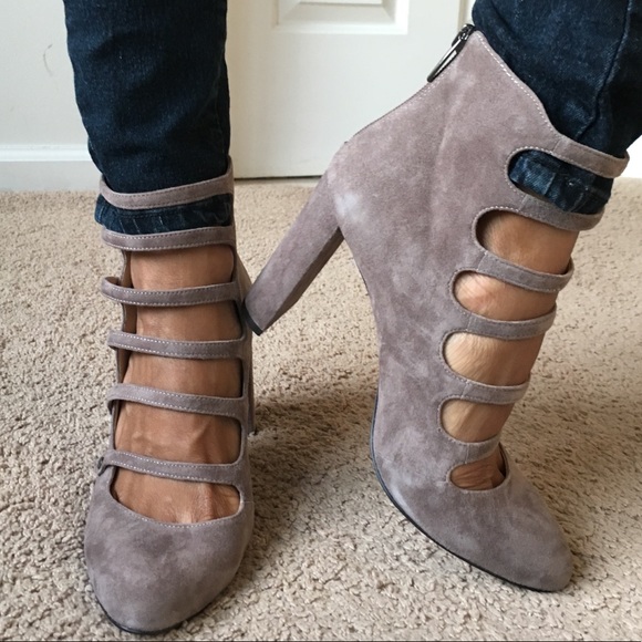 Vince Camuto Davel Block Heel - Picture 2 of 7